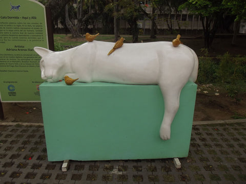 Sculpture of cat sleeping by Adriana Arenas Ilian