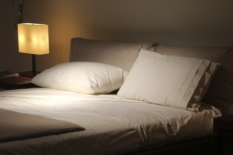The reasons why you should change your down comforter