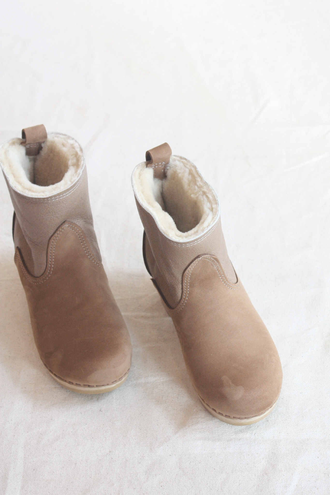 5" Pull On Shearling Clog Boot on Mid Heel Honey Aviator