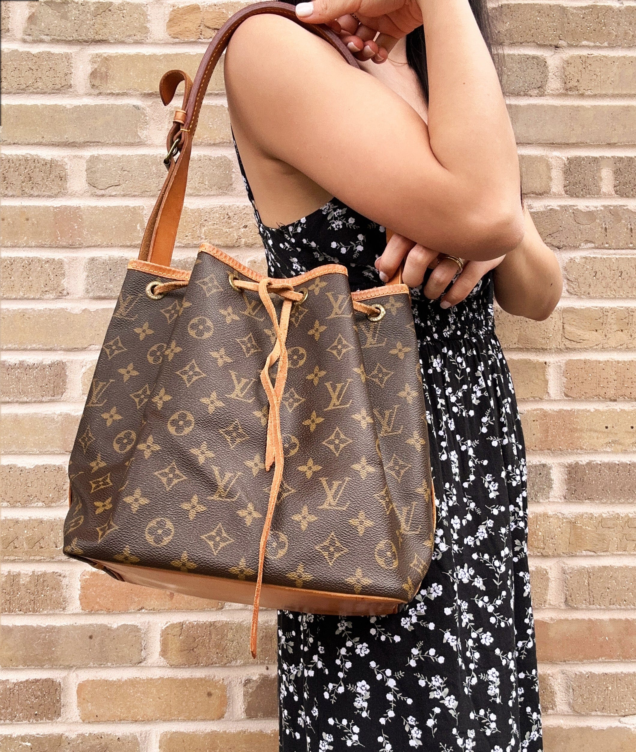 Louis Vuitton Noe Drawstring Bucket Bag Shoulder Bag Brown Monog–Gaby's