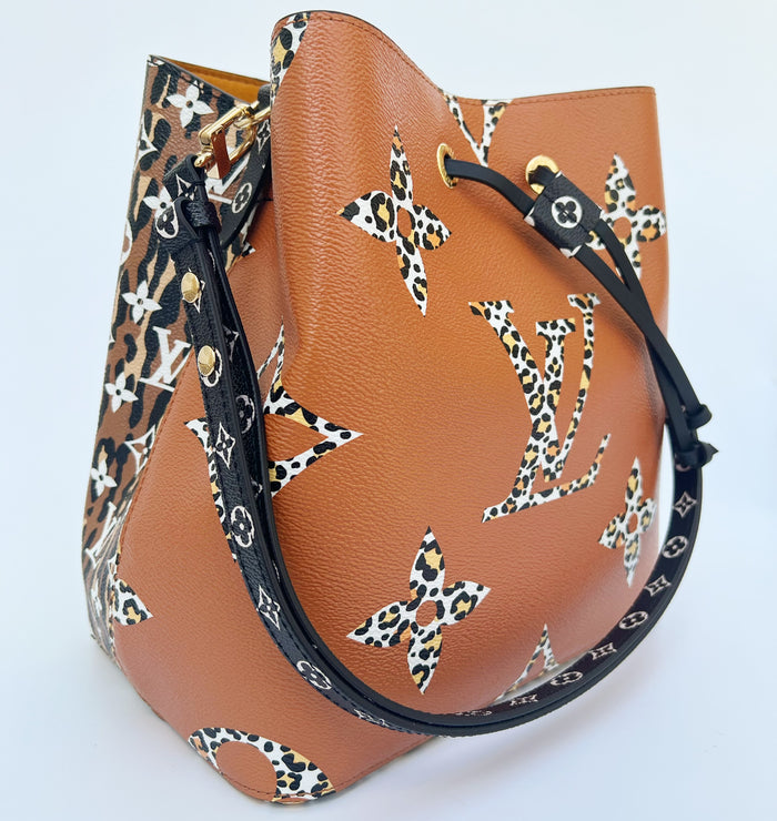 Louis Vuitton Monogram Giant Jungle NéoNoé - Brown Bucket Bags, Handbags -  LOU413515