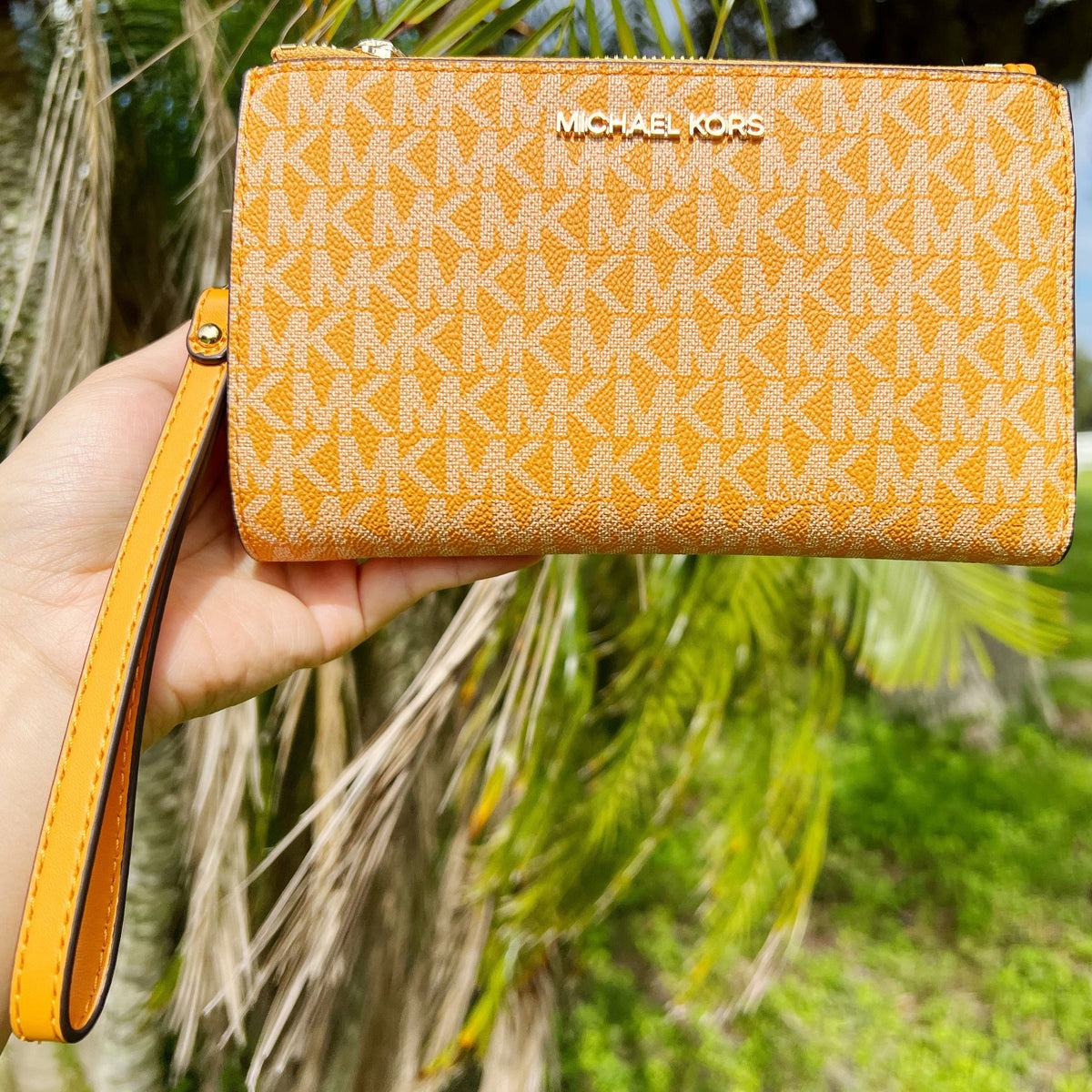 Michael Kors Jet Set Travel Double Zip Phone Wristlet Wallet  Honeycomb–Gaby's Bags
