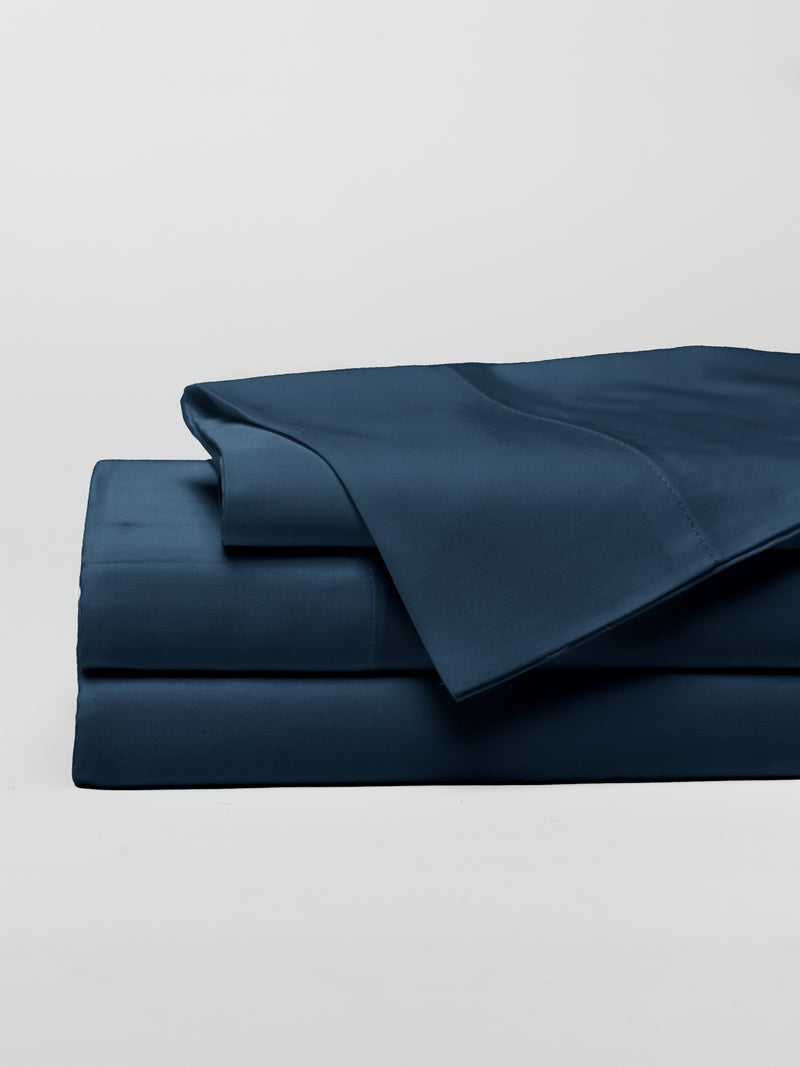 Navy sheet set folded with a white background |Color:Navy