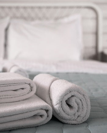 How Many Sheet and Towel Sets Should You Have?