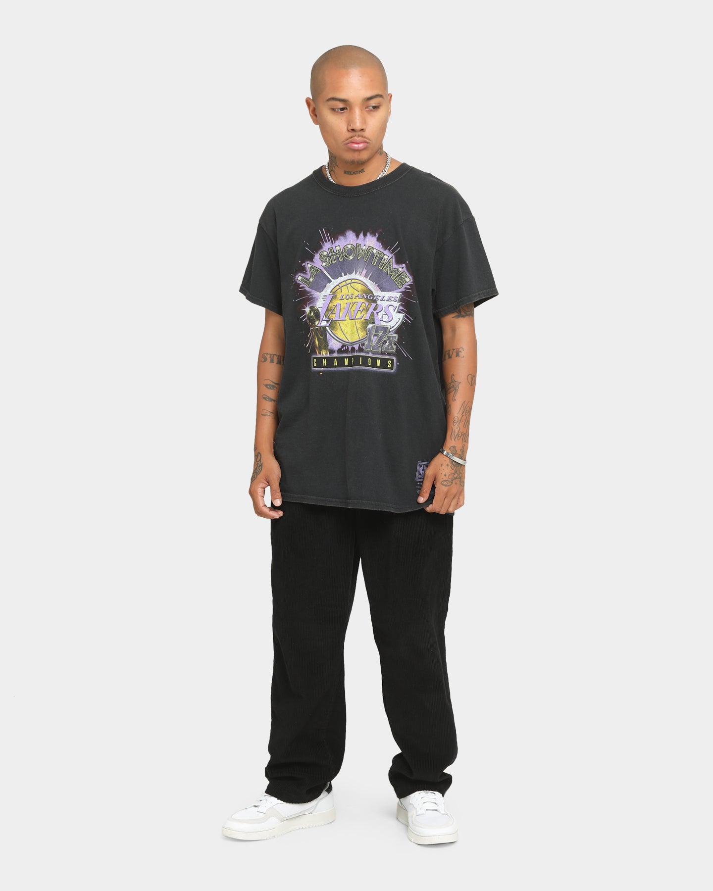 Mitchell & Ness x NBA Lakers Showtime 17x Black T-Shirt