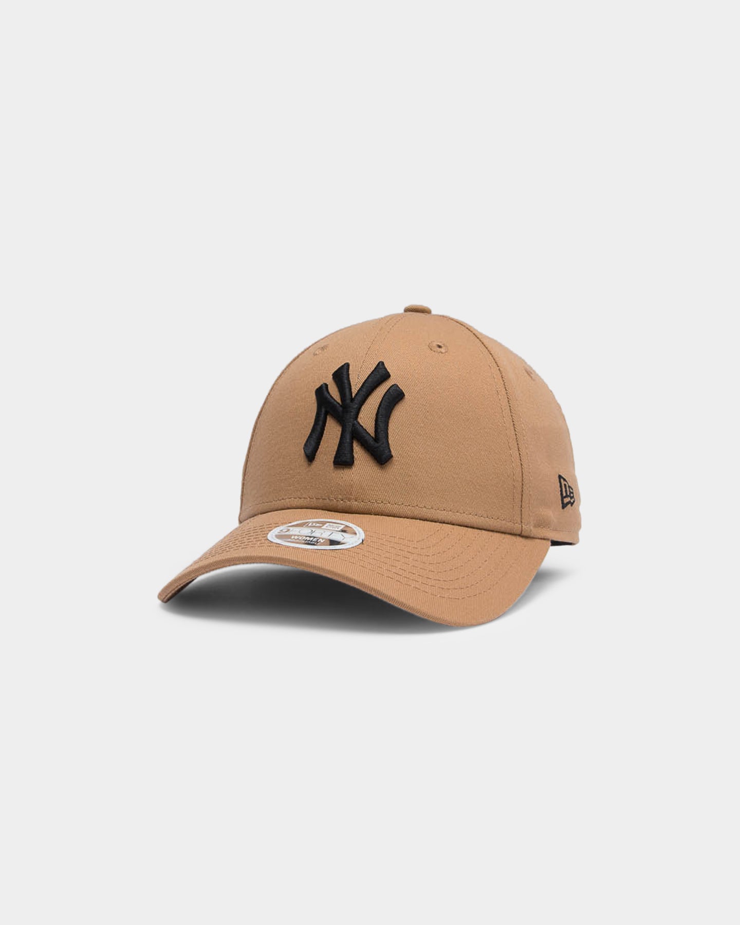 New Era Women’s New York Yankees 9FORTY Strapback Wheat/Black