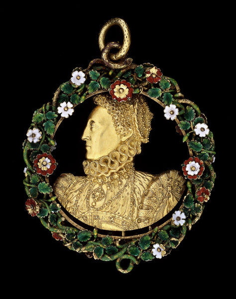 Gold pendant with a bust of Queen Elizabeth I