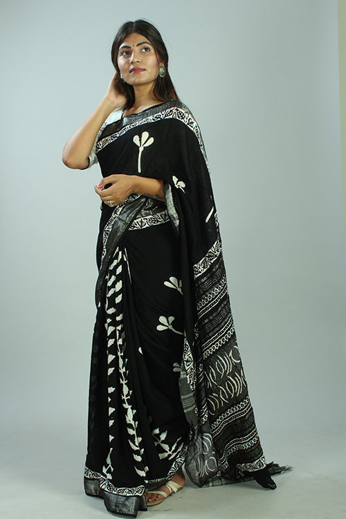 Chuna Patri Handblock Print Slub Cotton Saree in a contrast blend of Black & White-63