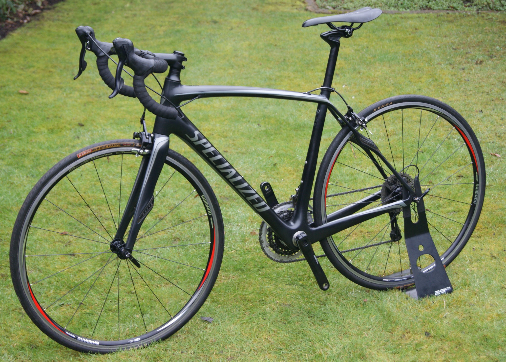 specialized roubaix full carbon road bike