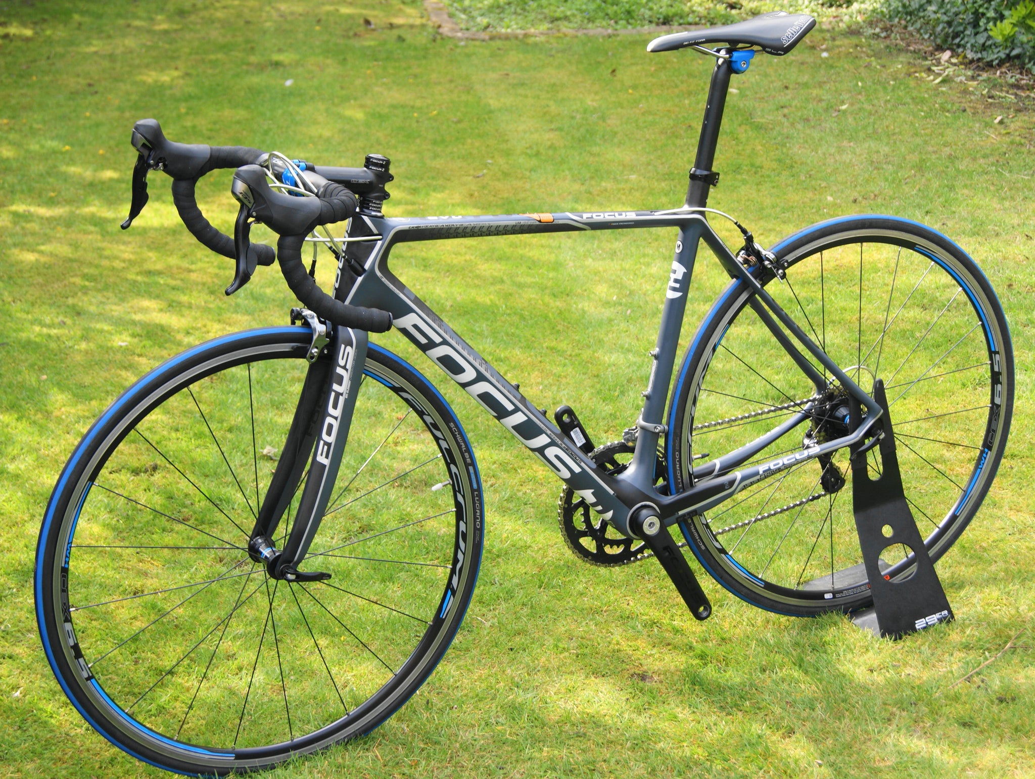 Focus Cayo Evo 5 Carbon Road Bike 