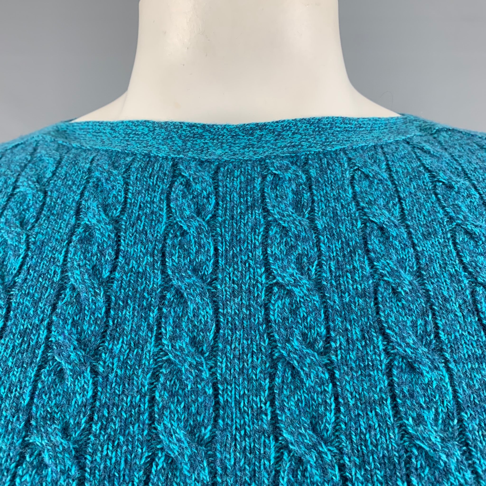 LOUIS VUITTON Size M Blue Black Knitted Not Listed Turtleneck Sweater – Sui  Generis Designer Consignment