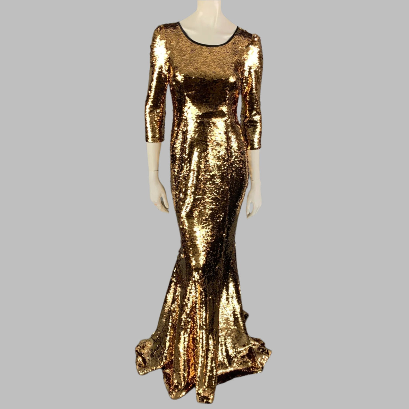 DOLCE & GABBANA Size 6 Gold & Black Sequined Polyester Mermaid-Hem Gow –  Sui Generis Designer Consignment