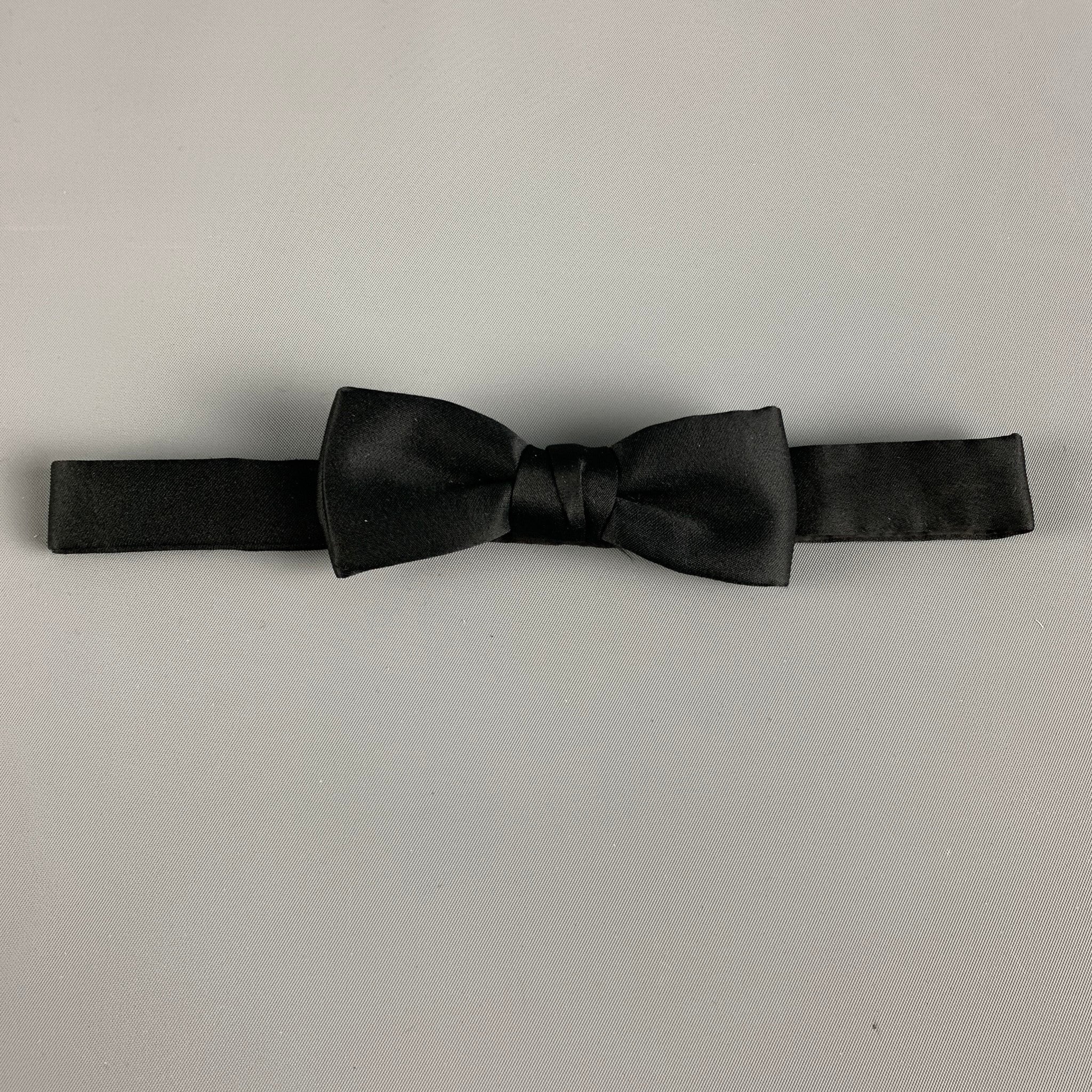 BRENDA KETT Black Ribbed Silk Bow Tie – Sui Generis Designer Consignment