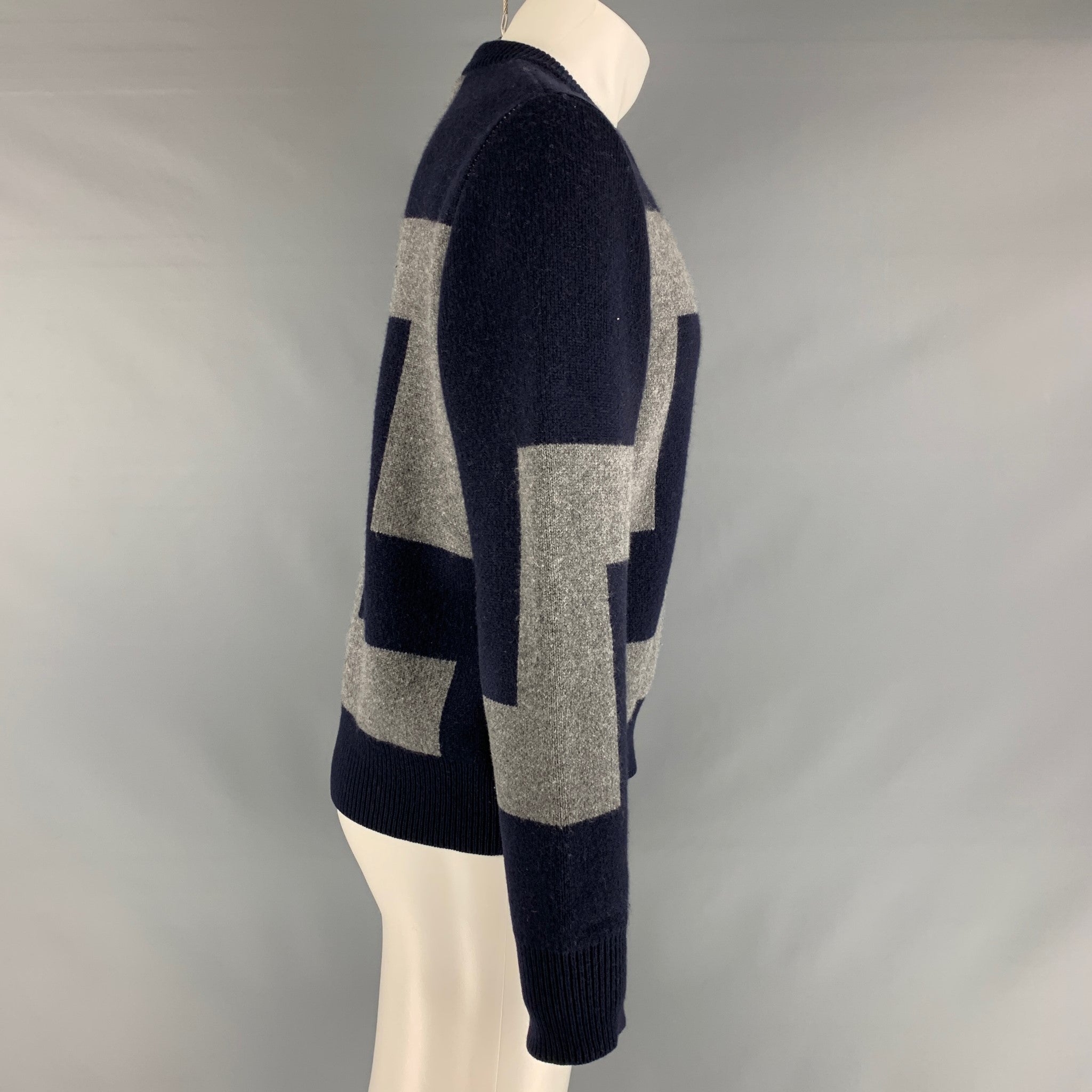 LOUIS VUITTON Size M Blue Knitted Wool Silk Creeper Pullover – Sui Generis  Designer Consignment