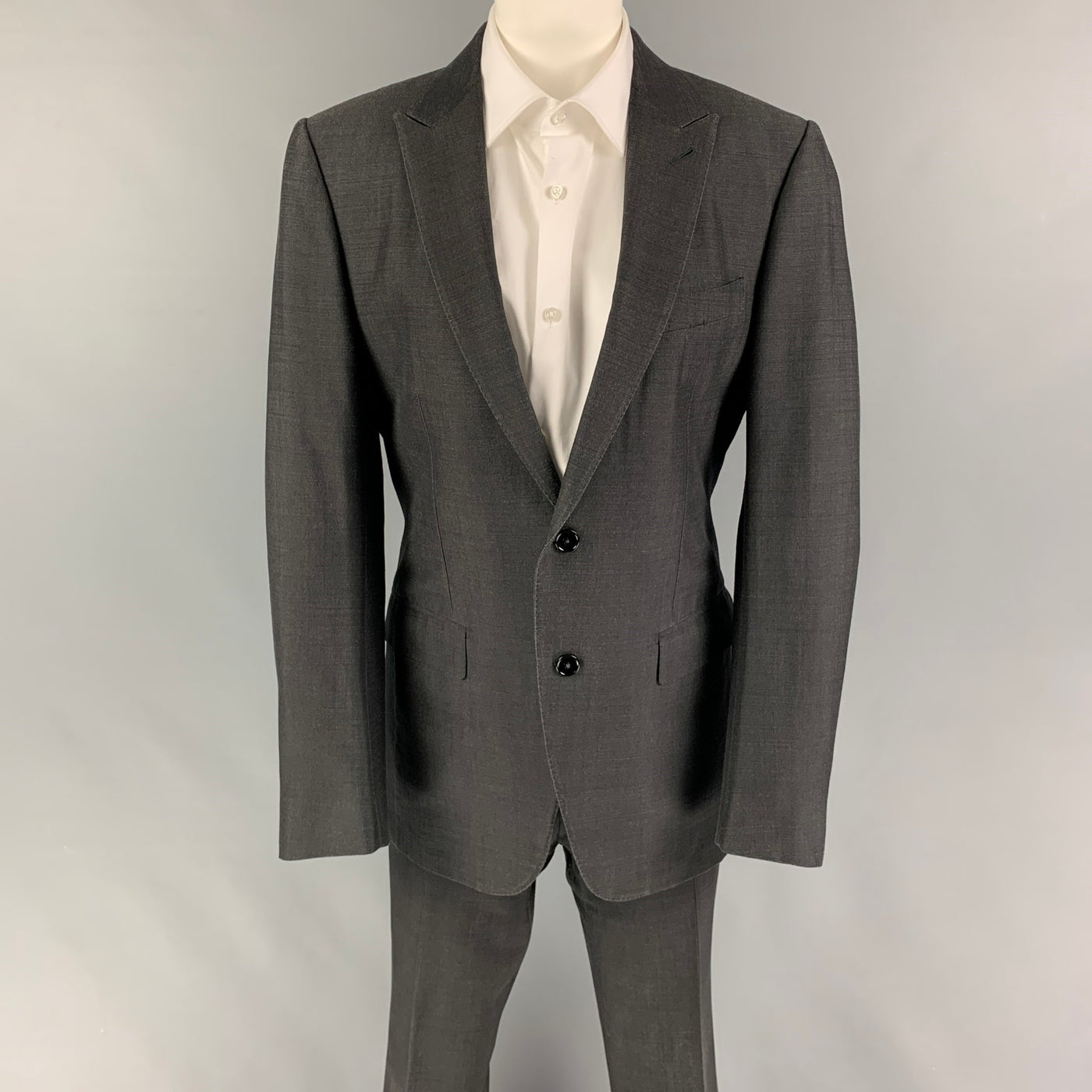 ERMENEGILDO ZEGNA Size 40 Charcoal Silk Wool Peak Lapel Suit – Sui Generis  Designer Consignment