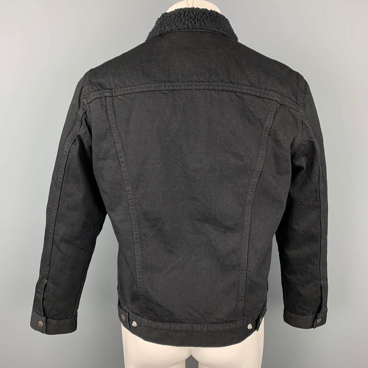 LEVI'S PREMIUM Size M Black Denim Capital E Trucker Jacket – Sui Generis  Designer Consignment