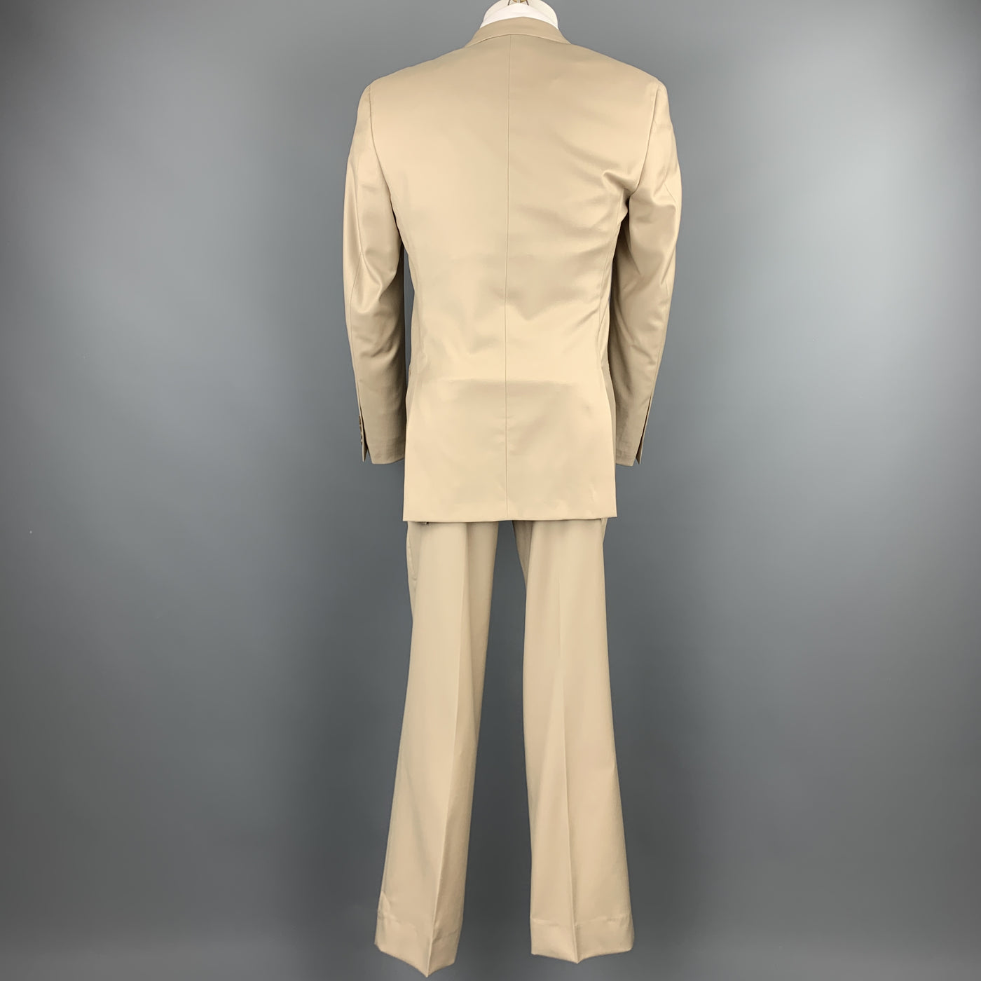 BURBERRY LONDON Size 36 Solid Tan Wool Notch Lapel Suit – Sui Generis  Designer Consignment