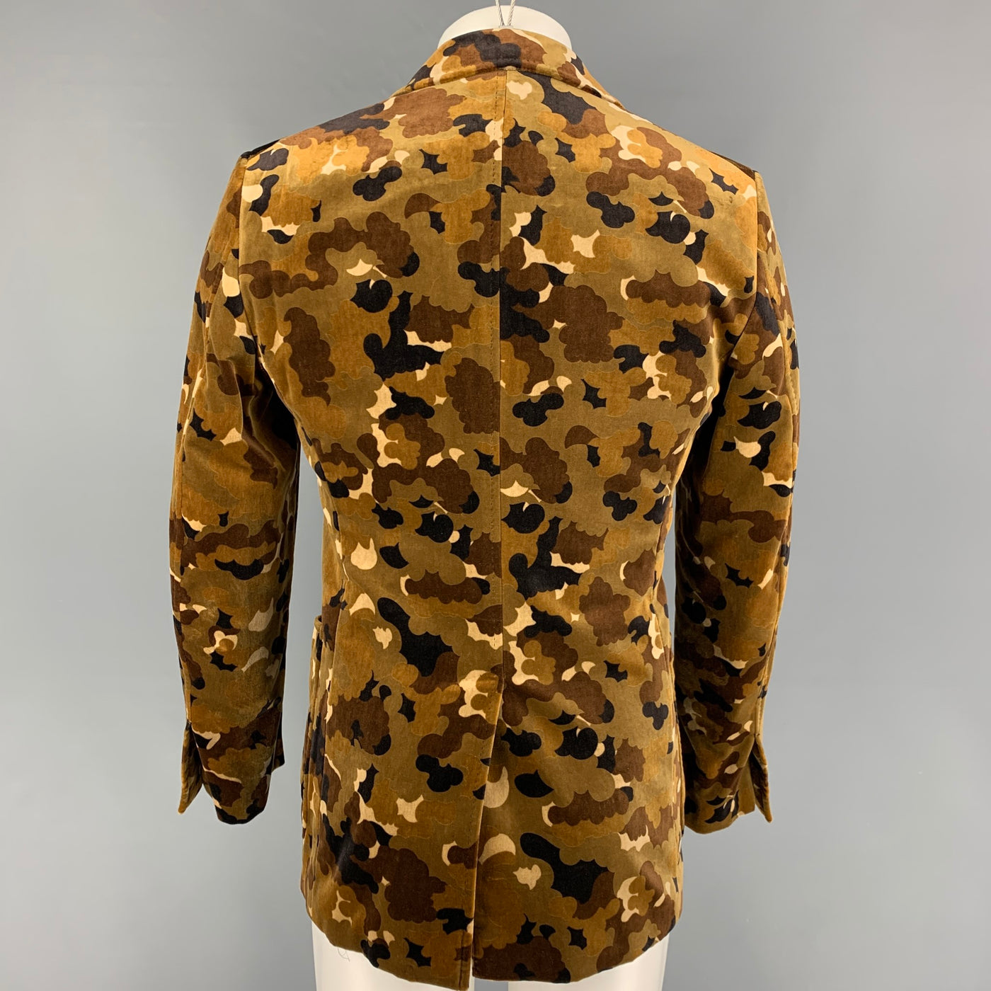 TOM FORD Size 38 Regular Brown Tan Camouflage Cotton Velvet Sport Coat –  Sui Generis Designer Consignment