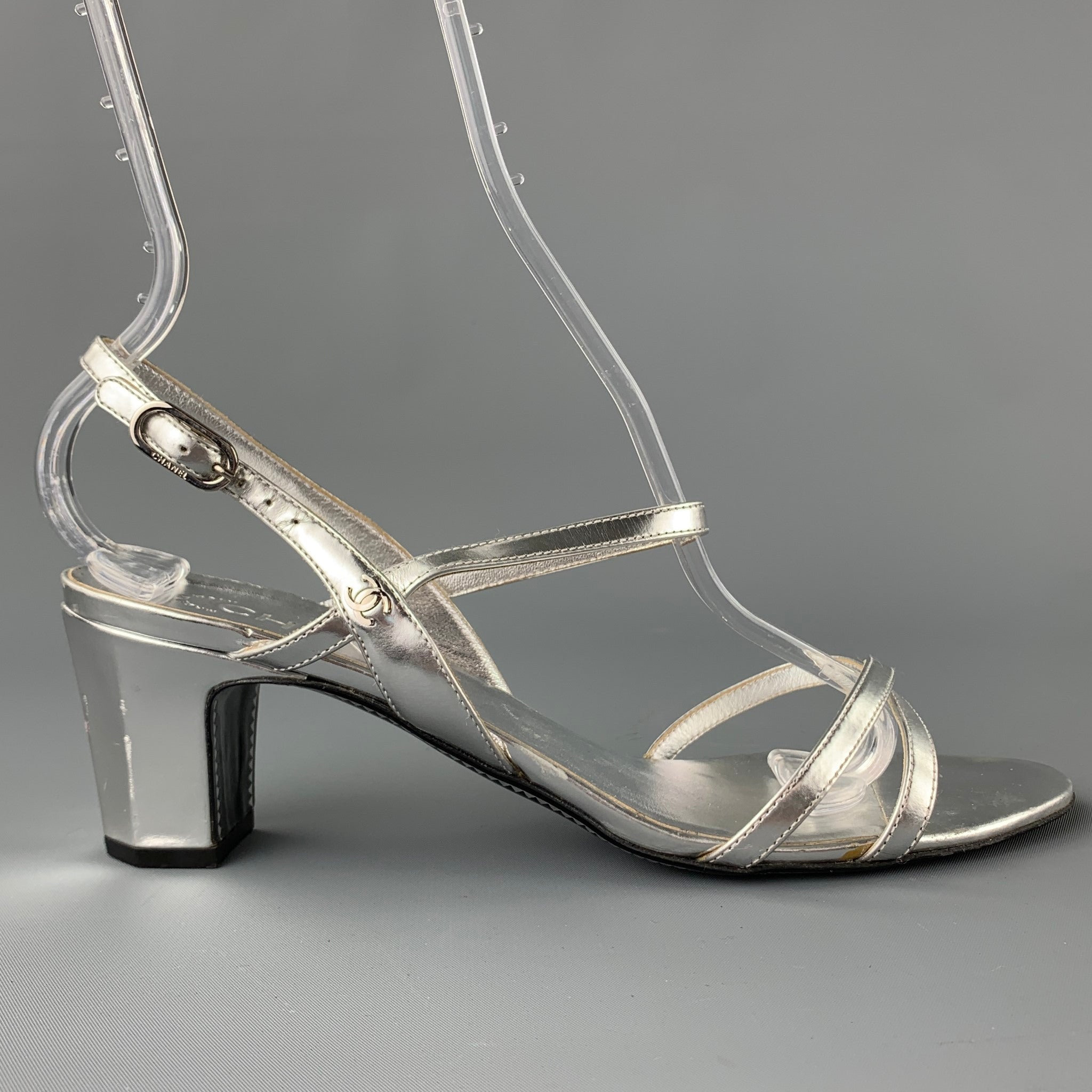CHANEL Size  Silver Leather Sandals – Sui Generis Designer Consignment
