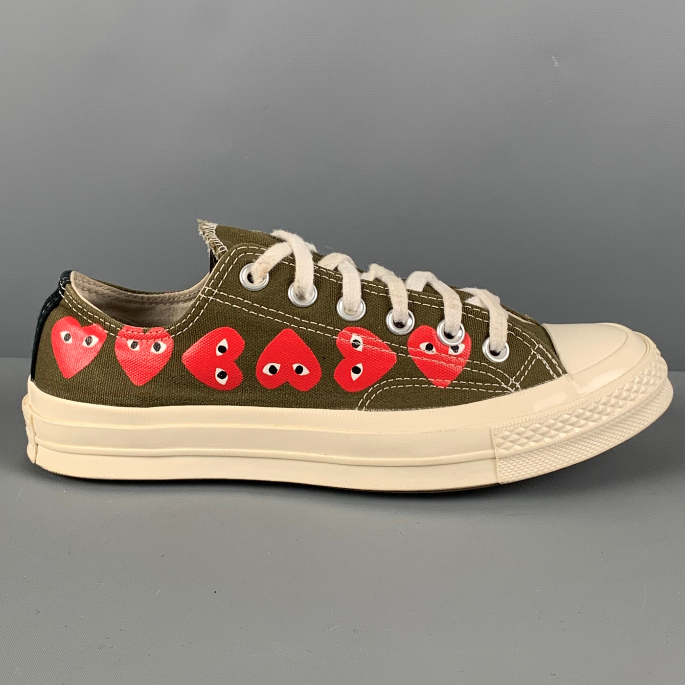 CONVERSE x COMME des GARCONS PLAY Size 7 Green Red Canvas Heart Sneakers Sui Generis Designer Consignment