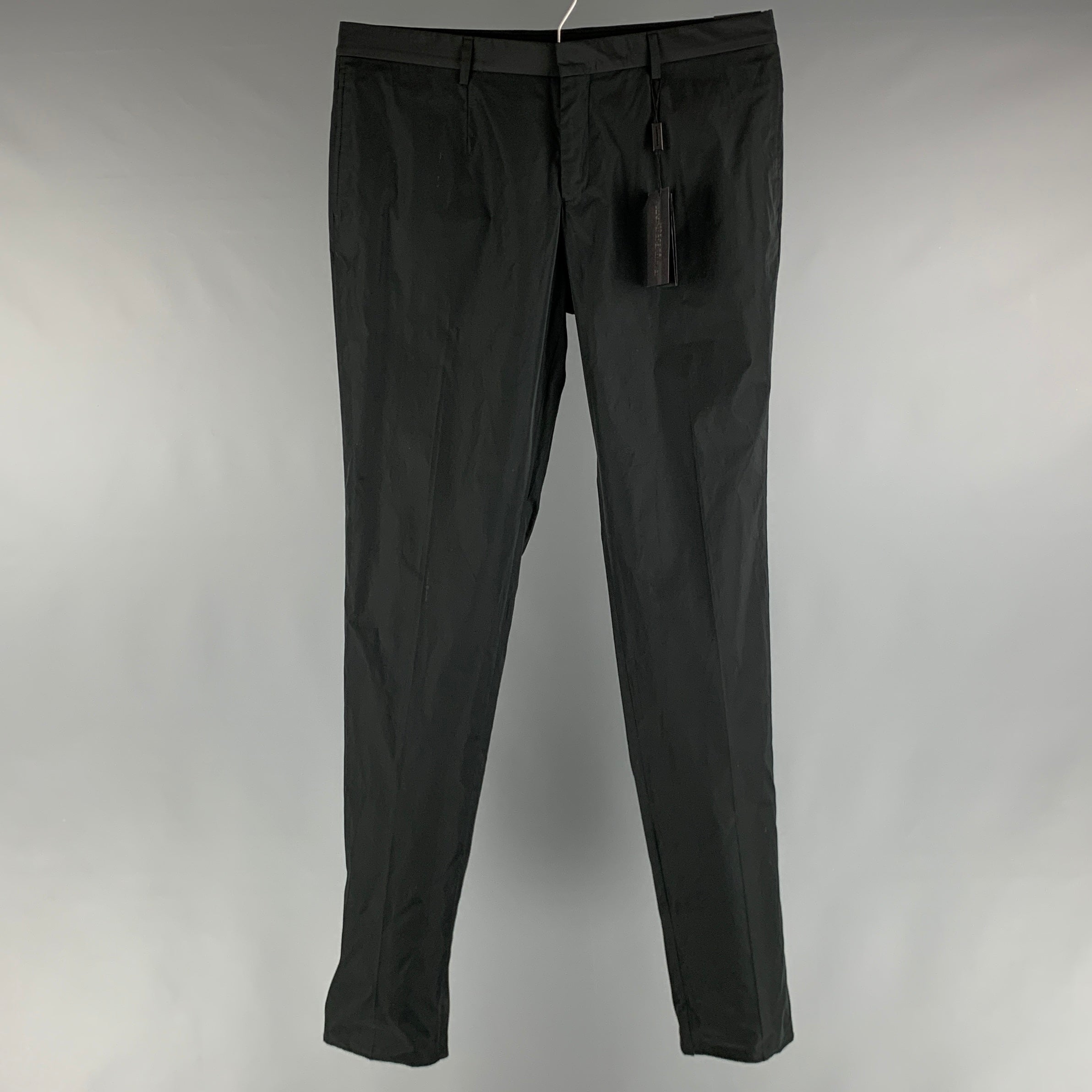 LOUIS VUITTON Size 2 Khaki Cotton Pleated Casual Pants – Sui Generis  Designer Consignment