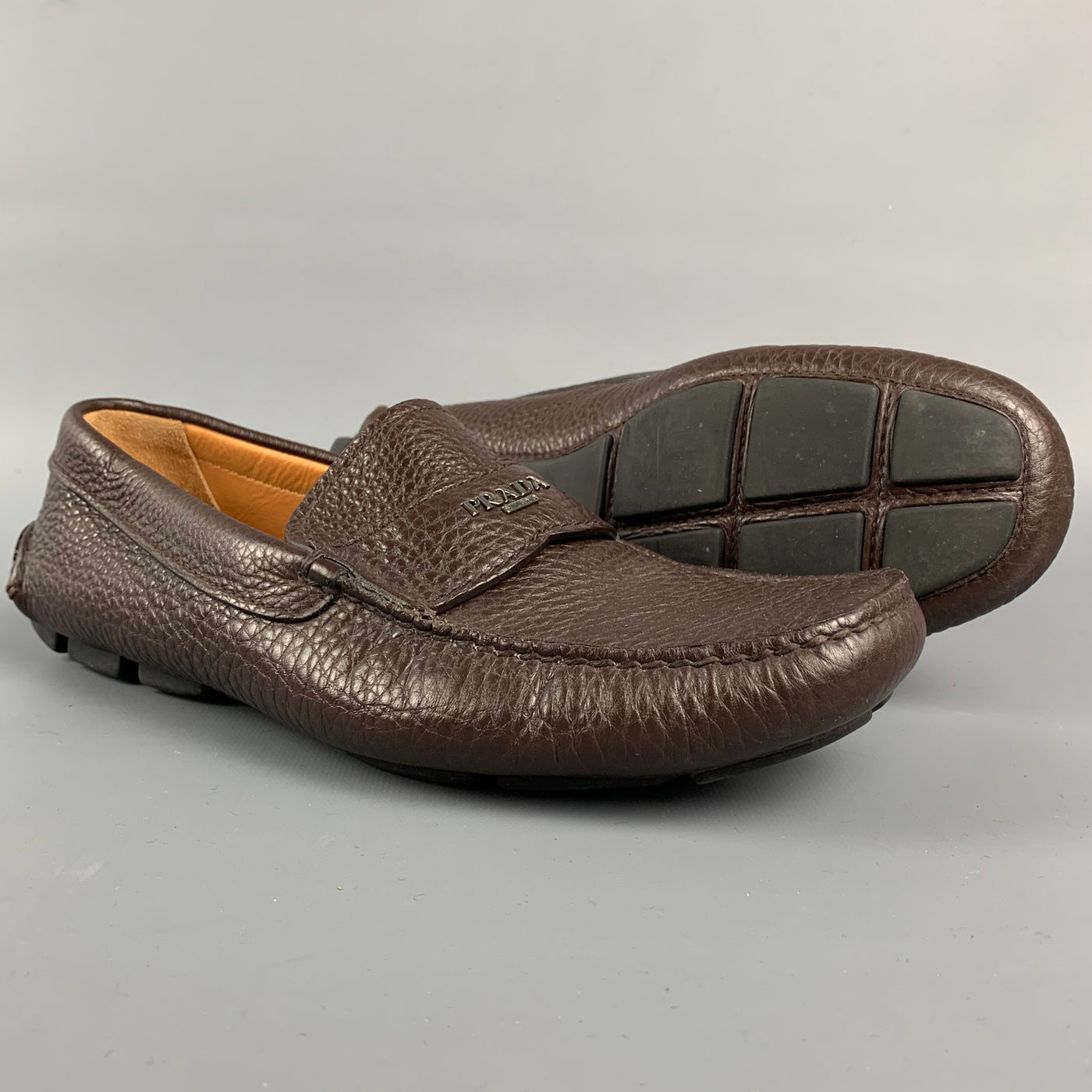 PRADA Size 7 Brown Textured Leather Drivers Loafers – Sui Generis Designer  Consignment