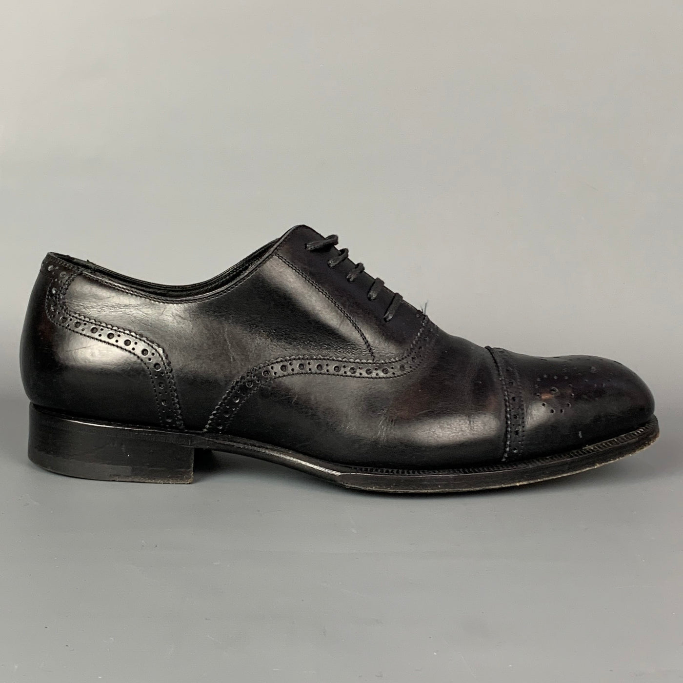 TOM FORD Edward Size  Black Perforated Leather Cap Toe Lace Up Sho –  Sui Generis Designer Consignment