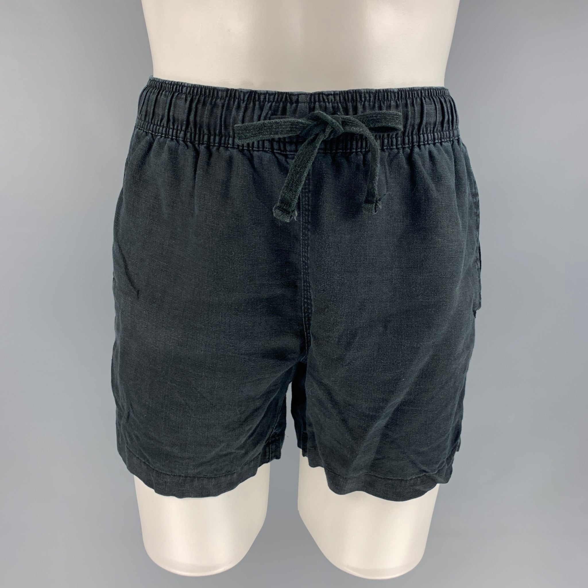 LA PERLA Size S Navy Sheer Linen / Cotton Pleated Zip Fly Shorts – Sui  Generis Designer Consignment