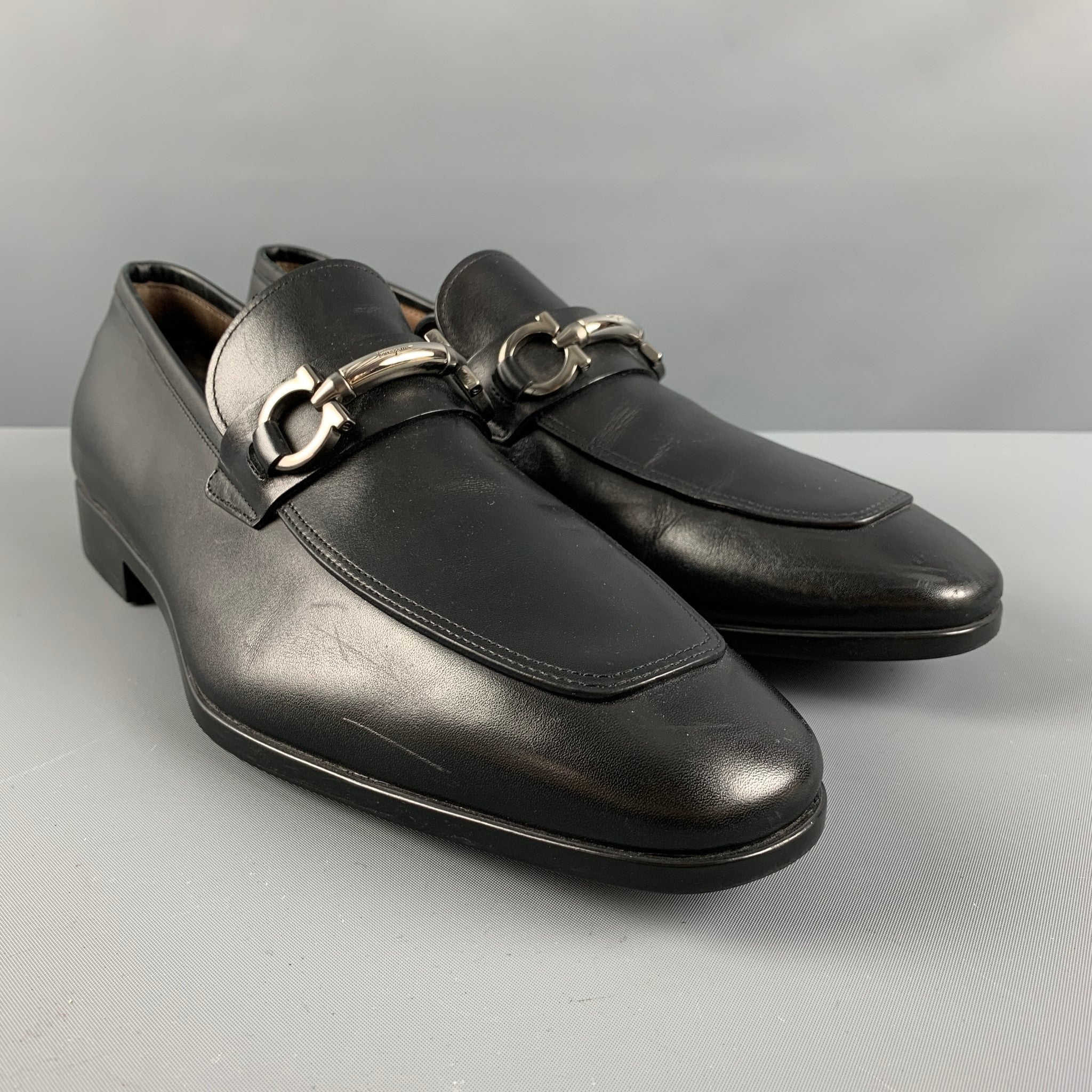 Shop Salvatore Ferragamo - Sui Generis Designer Consignment