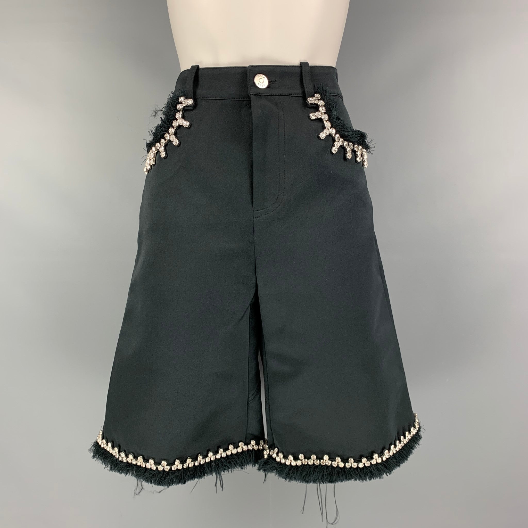 LOUIS VUITTON Size 4 Blue White Cotton Denim Safari Shorts – Sui Generis  Designer Consignment