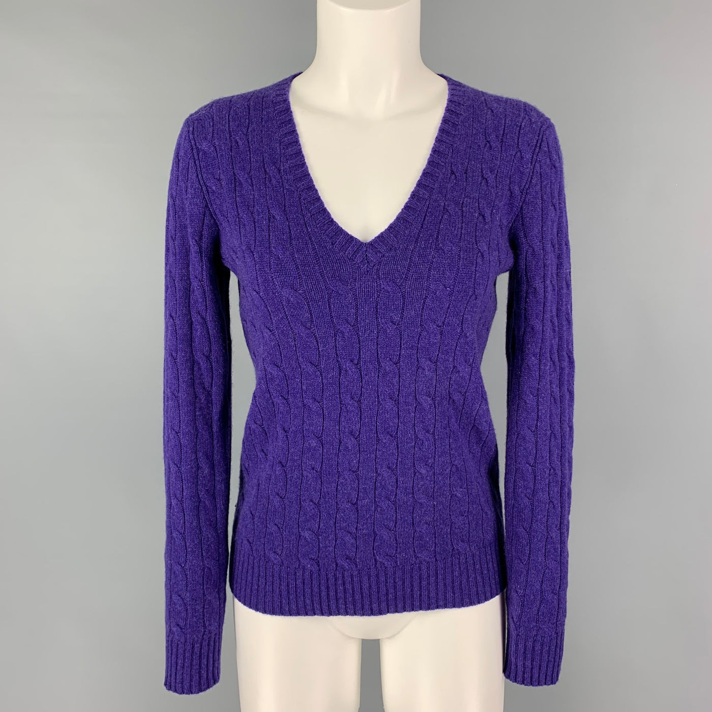 POLO by RALPH LAUREN Size M Purple Cashmere Cable Knit V-Neck Sweater – Sui  Generis Designer Consignment