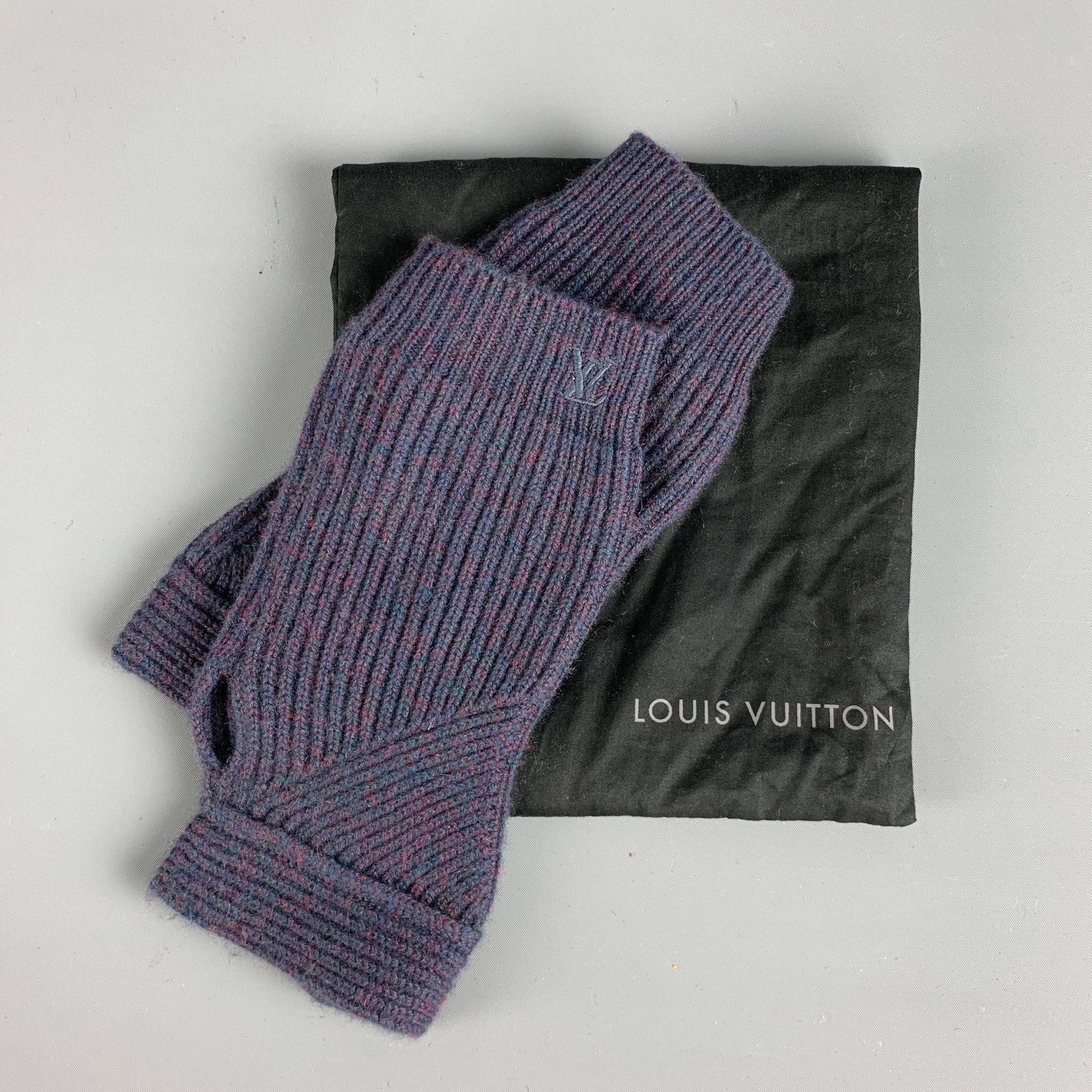 LOUIS VUITTON Size M Navy Grey Knitted Crew-Neck Sweater – Sui Generis  Designer Consignment