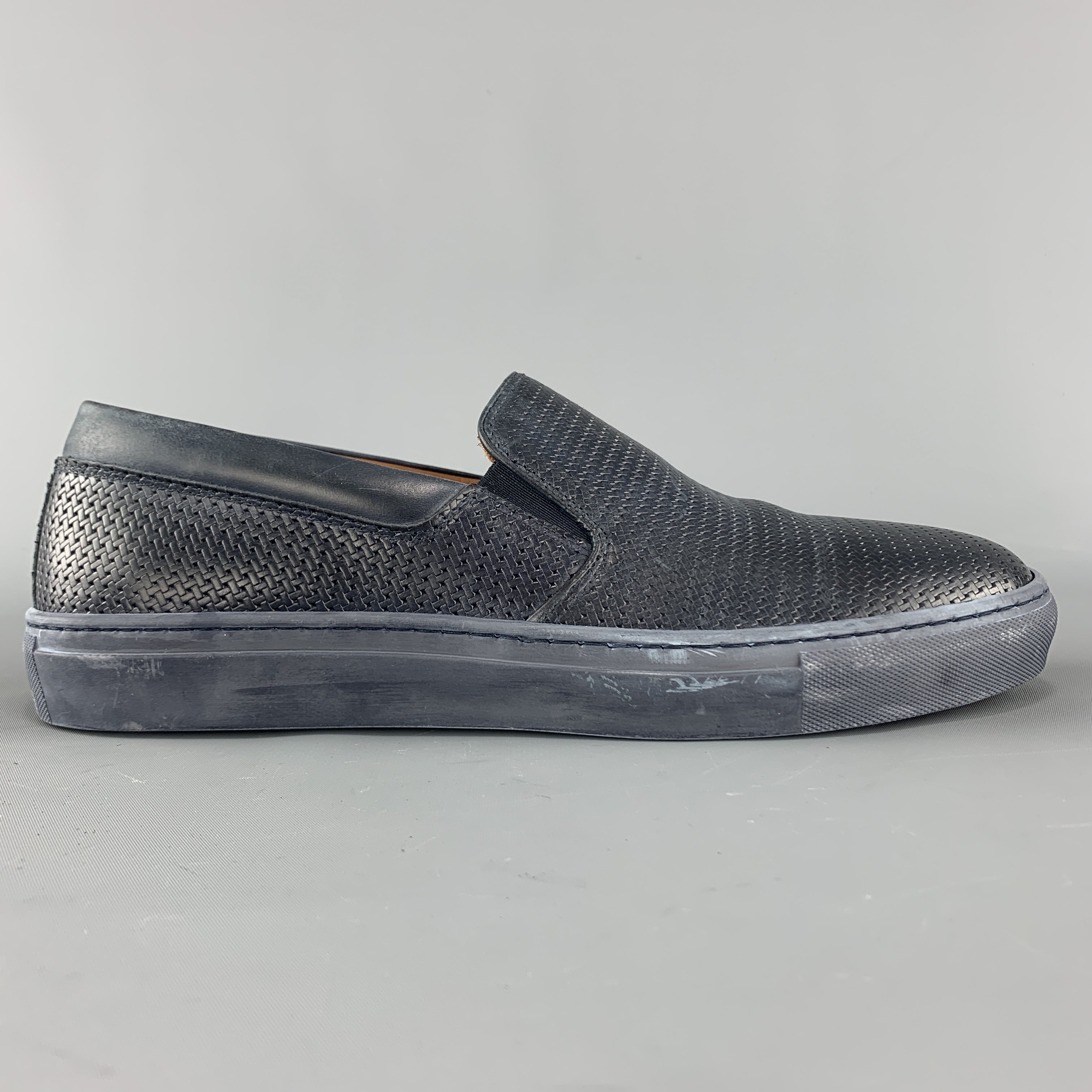 AQUATALIA Size 8.5 Charcoal White Color Block Leather Low Top