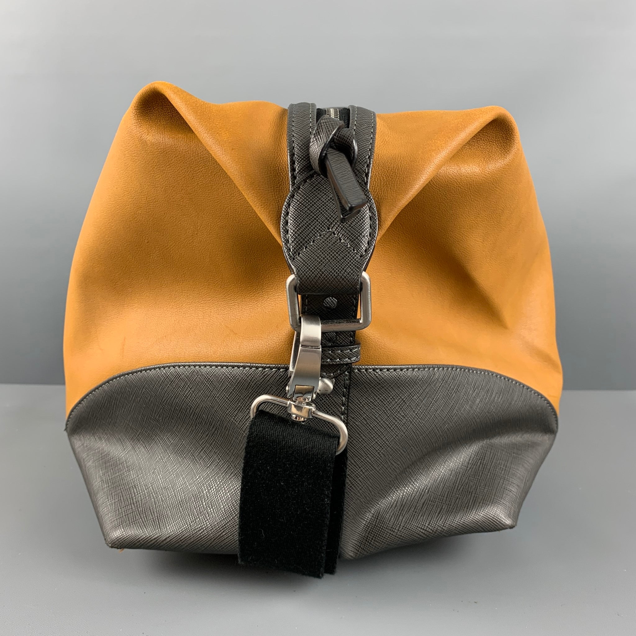 PRADA Black Neon Green Polyester Belt-Bag – Sui Generis Designer Consignment