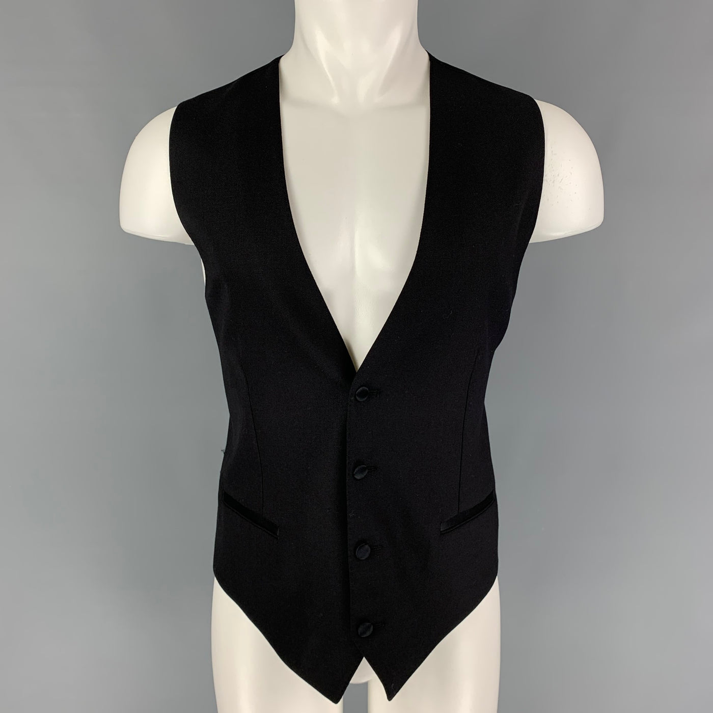 DOLCE & GABBANA Size 42 Black Cotton Blend Buttoned Vest – Sui Generis  Designer Consignment