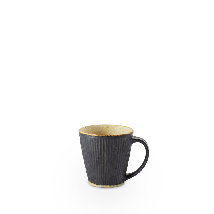 #66 Pleated Mug with Handle in Black