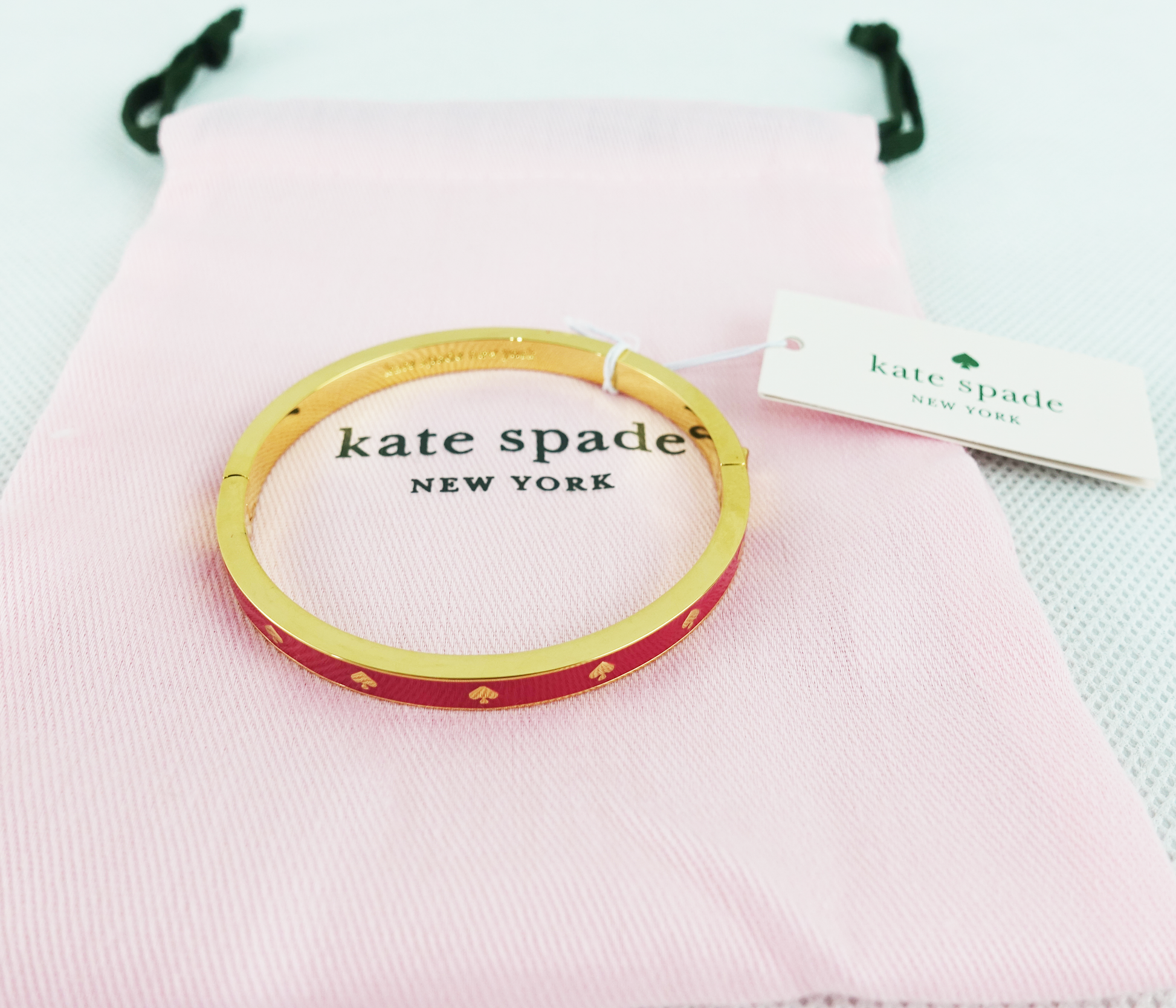 Pulsera Kate Spade Spot The Spade Enamel Hinged Rosa Brillante – illa Elite  Fashion Suppliers
