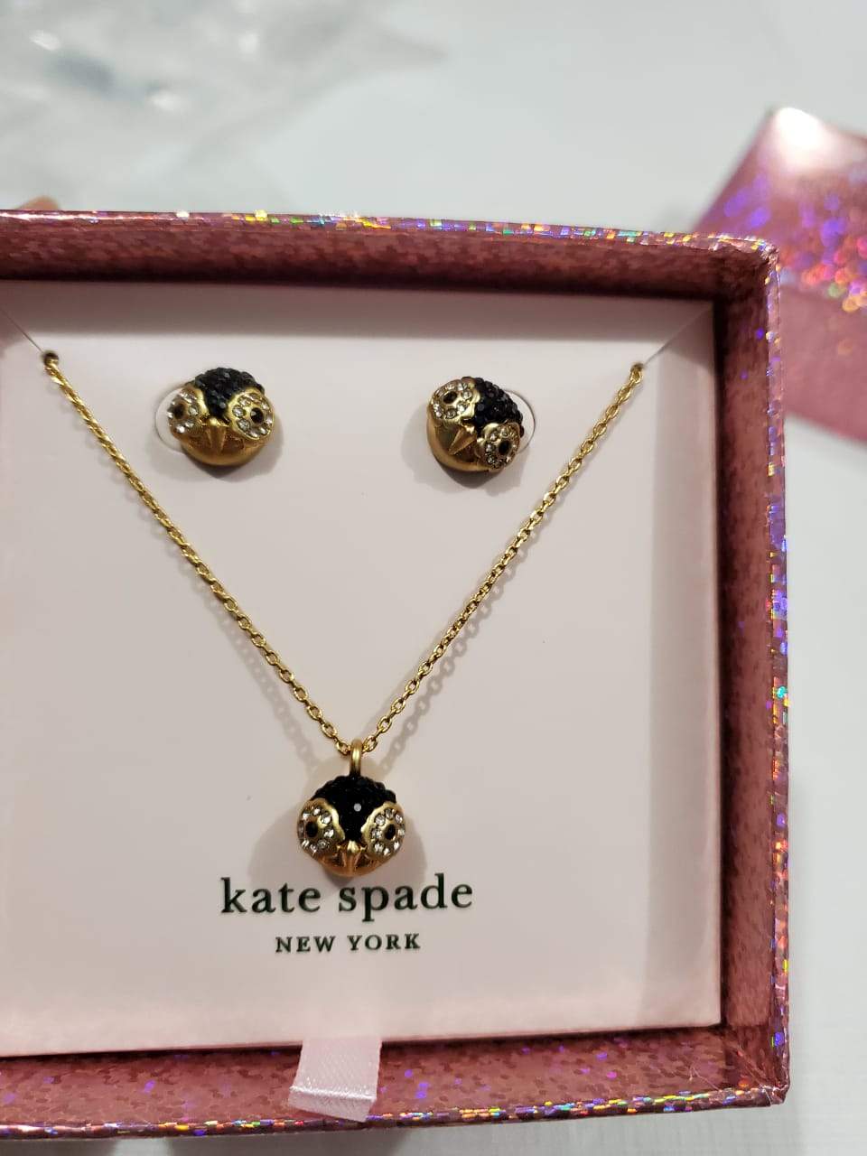 Set De Collar Y Aretes Kate Spade Pinguino C/Caja de Regalo dashing be –  illa Elite Fashion Suppliers