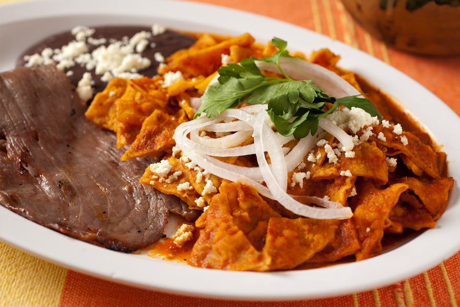 chilaquiles con chorizo y frijol es