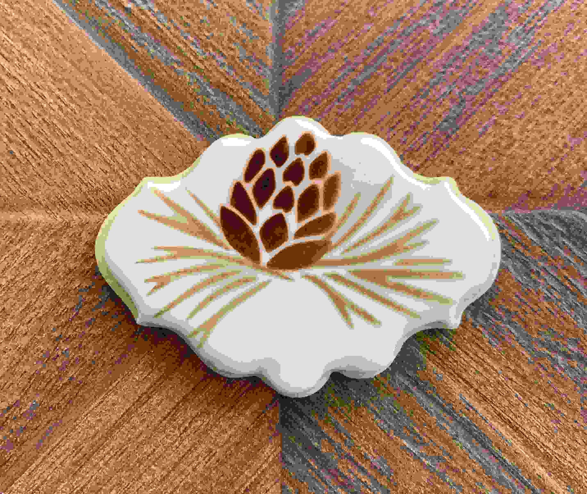 pine cone stencil border