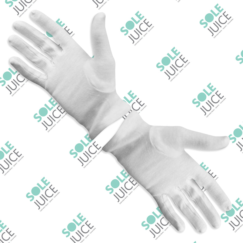 white heat resistant serving gloves