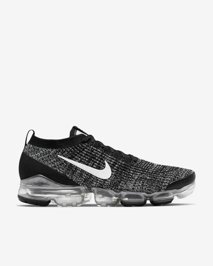 nike air vapormax flyknit black and white