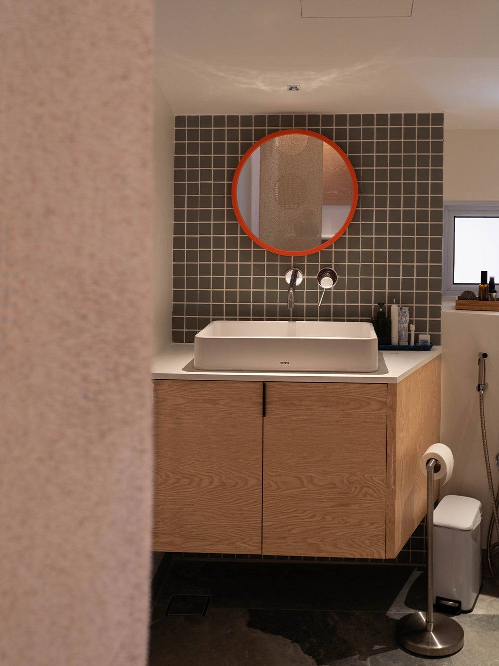 SOJAO-house-to-home-tour-journal-loftandorder-bathroom-counter-design.jpg