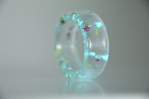 Resin cast flower ring (glowing)