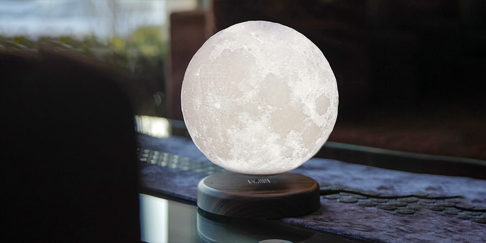 “Magic” Levitating Moon Lamp