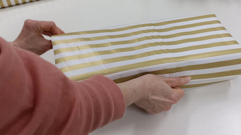 How to Wrap a Present- 4 Creative Ways Pleated Gift Wrapping Ribbon