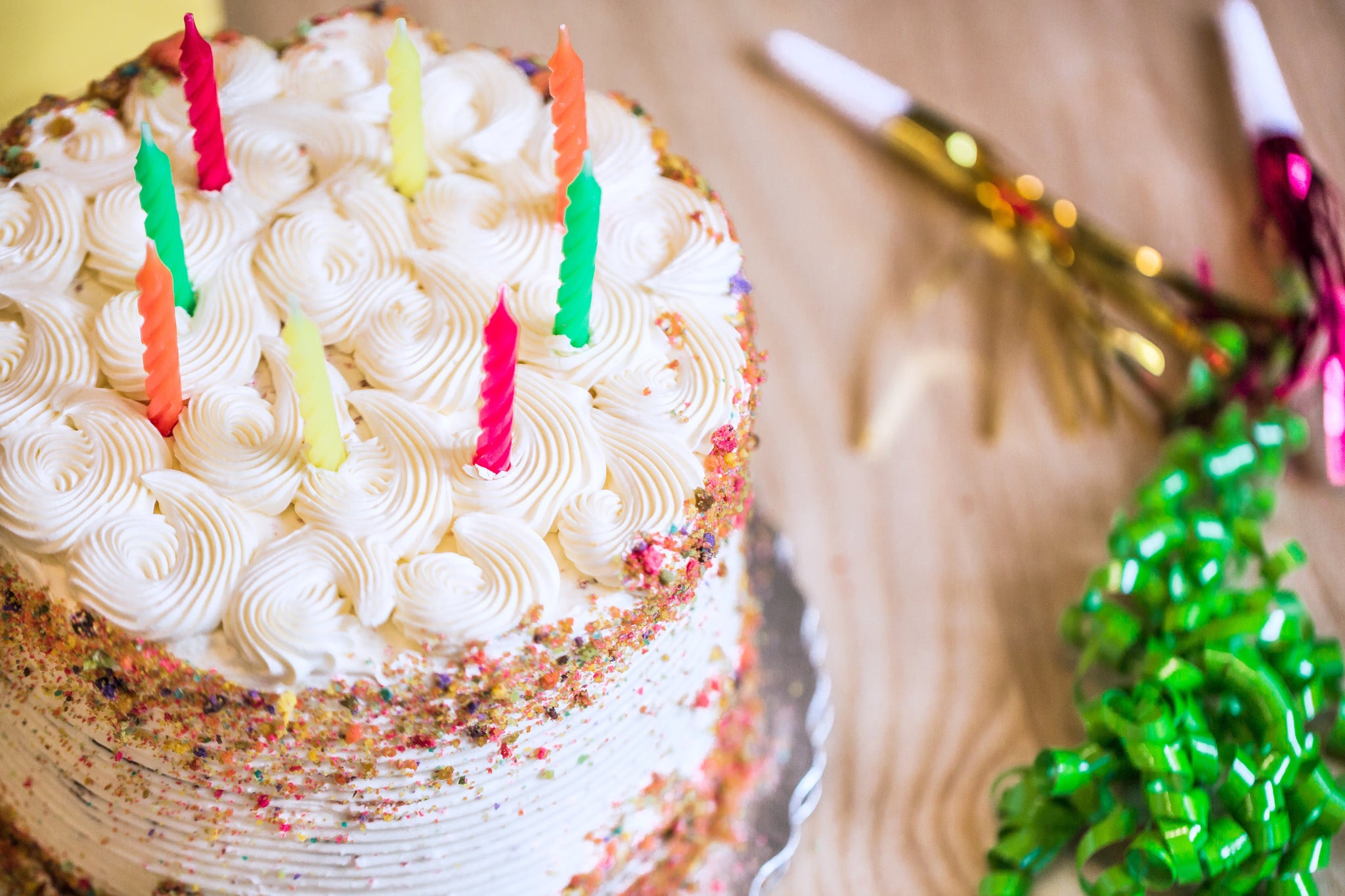 Birthday party cake ribbons