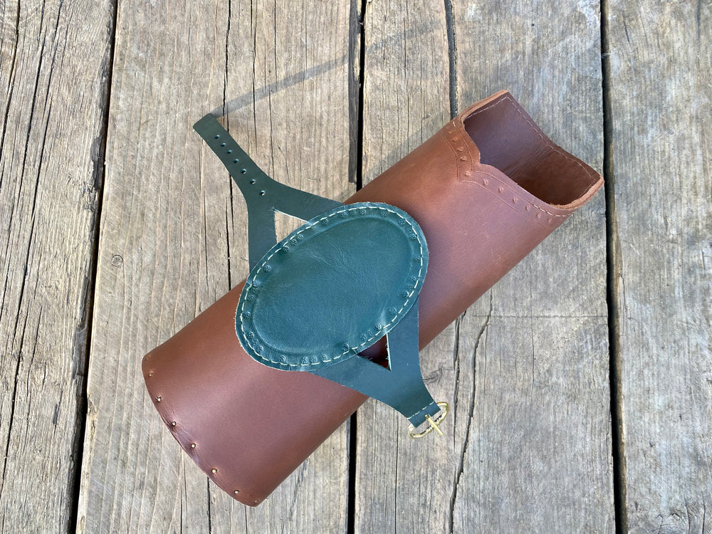 Leather belt pouch with buckle – Tod Cutler