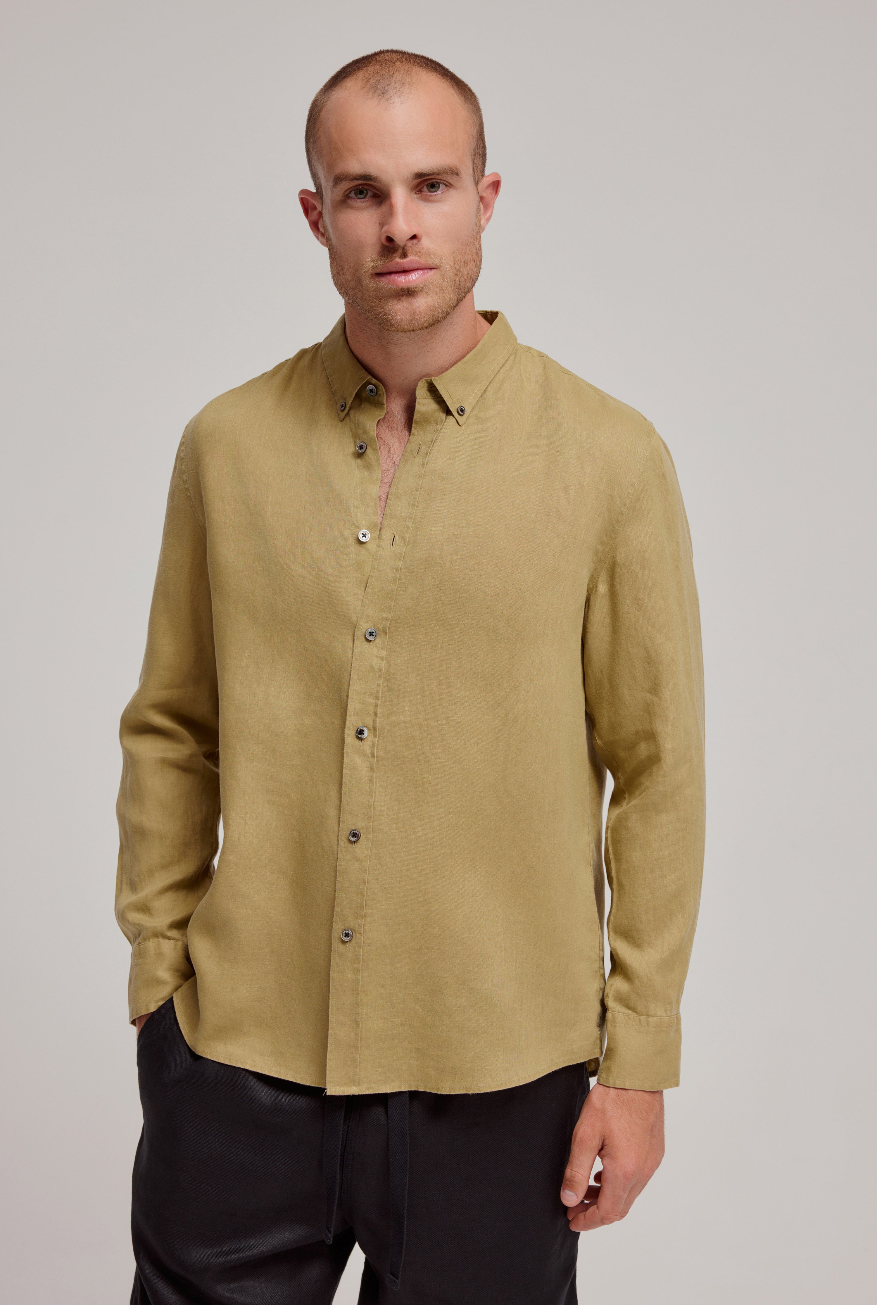 Linen Shirt in Light Bronze | Venroy | Premium Leisurewear designed in ...