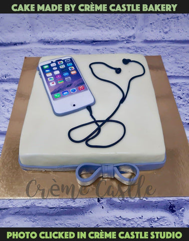 Sweet Delights - An iPhone theme cake for a social media lover ❤ | Facebook